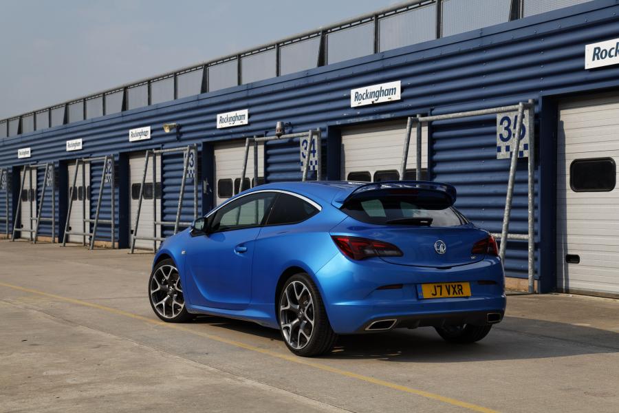  Vauxhall Astra VXR 2012 года  (фото 45 из 274)